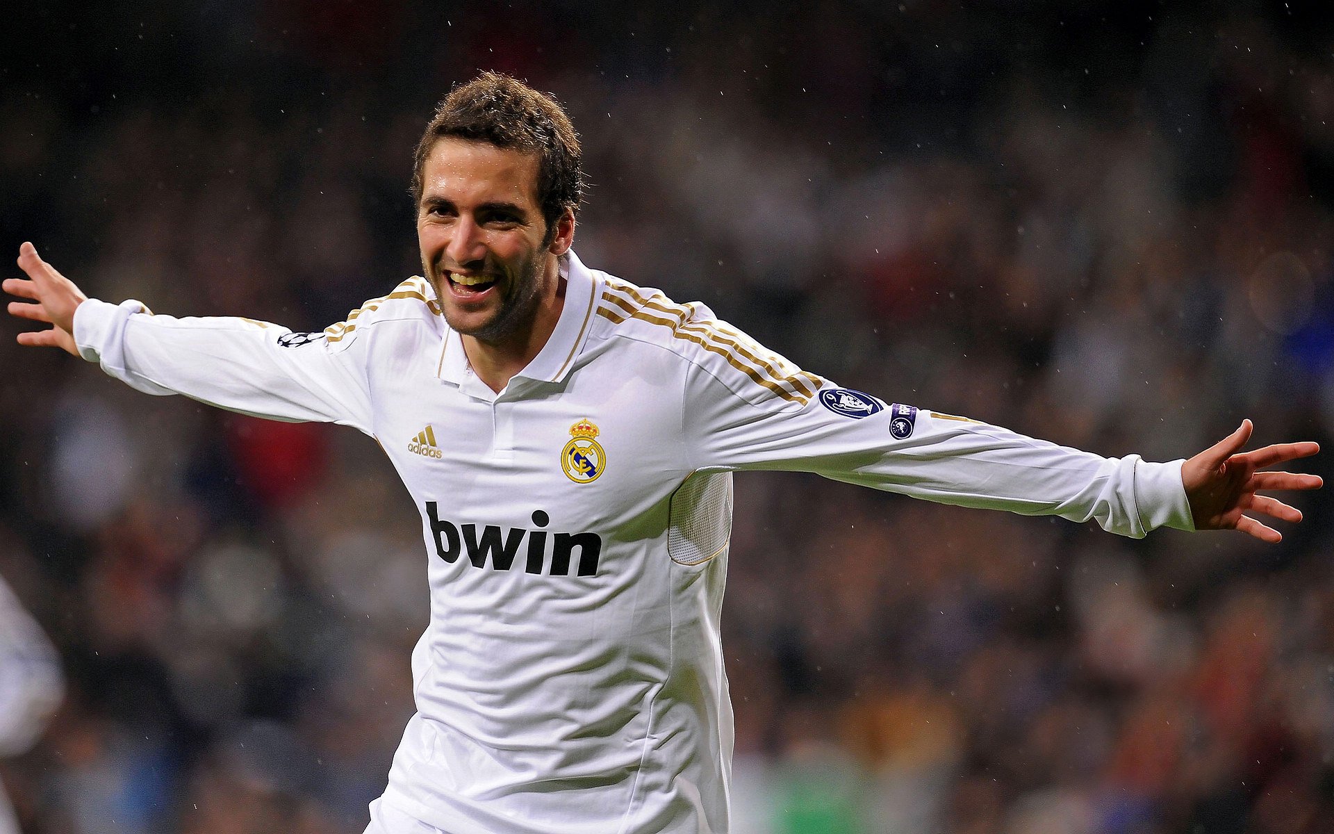 安德森在市场中通过数据支撑决定引援优先级，f安德森