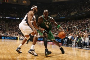 乐鱼官方-圆神真球王了！安东尼招牌兜射世界波破门，本场上演远射梅开二度好戏